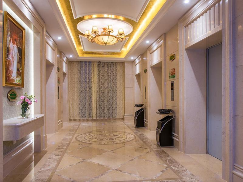 Vienna International Hotel Shenzhen Qianhai Екстер'єр фото