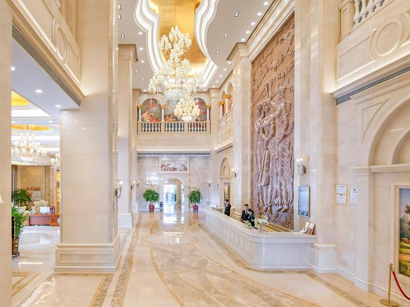 Vienna International Hotel Shenzhen Qianhai Екстер'єр фото