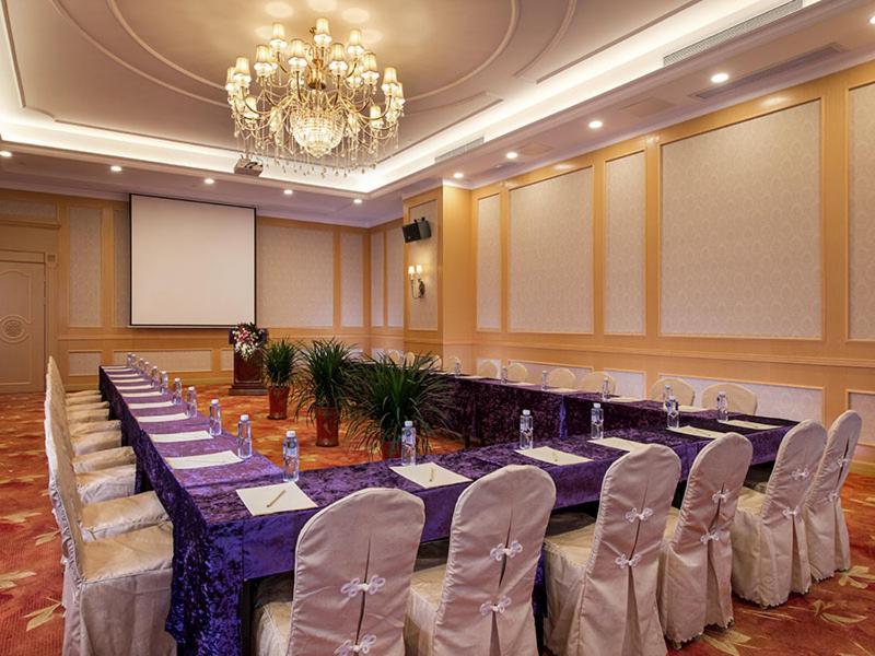 Vienna International Hotel Shenzhen Qianhai Екстер'єр фото
