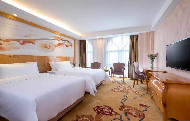 Vienna International Hotel Shenzhen Qianhai Екстер'єр фото