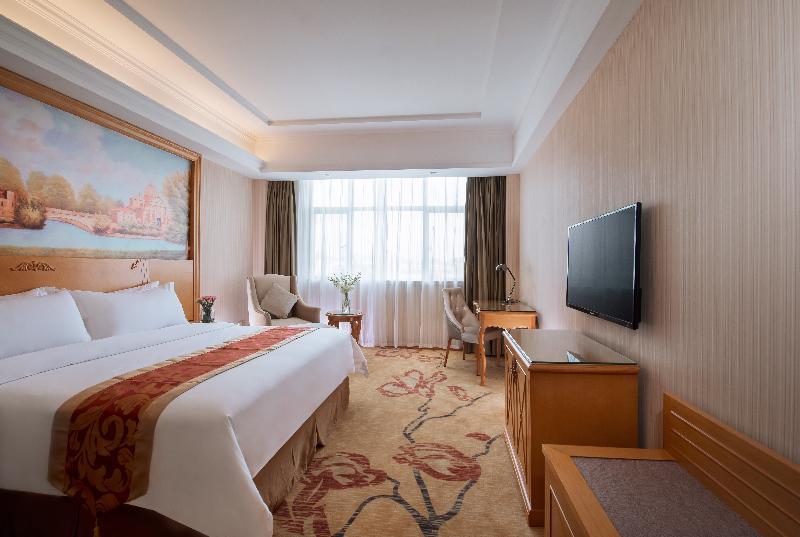 Vienna International Hotel Shenzhen Qianhai Екстер'єр фото