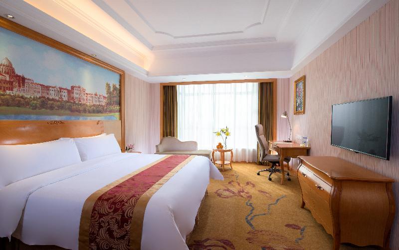 Vienna International Hotel Shenzhen Qianhai Екстер'єр фото