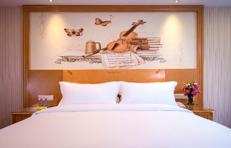 Vienna International Hotel Shenzhen Qianhai Екстер'єр фото